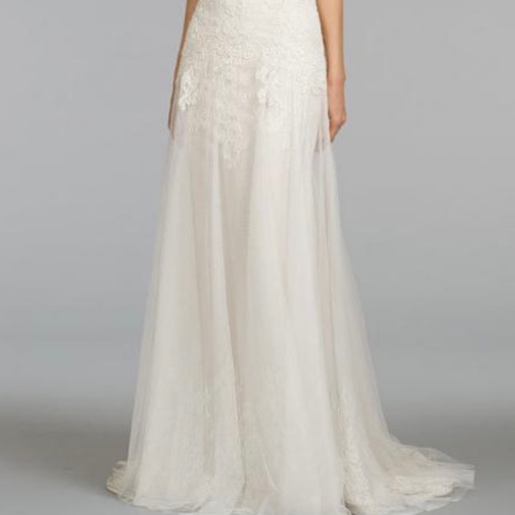 Alvina Valenta Wedding Gown (size 4) - Picture 9 of 11